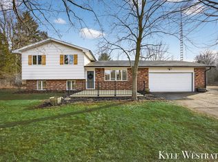 1763 E Pontaluna Rd, Spring Lake, MI 49456
