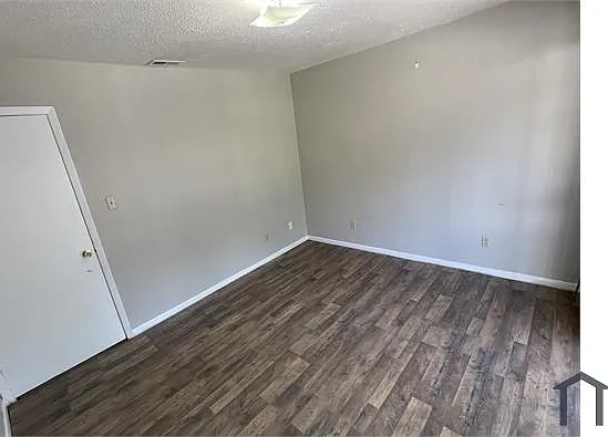 2 bed, $900 — Photo 4