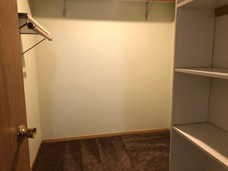 247 NW Clay Ct — Photo 11