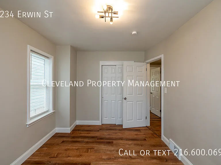 5234 Erwin St — Photo 8
