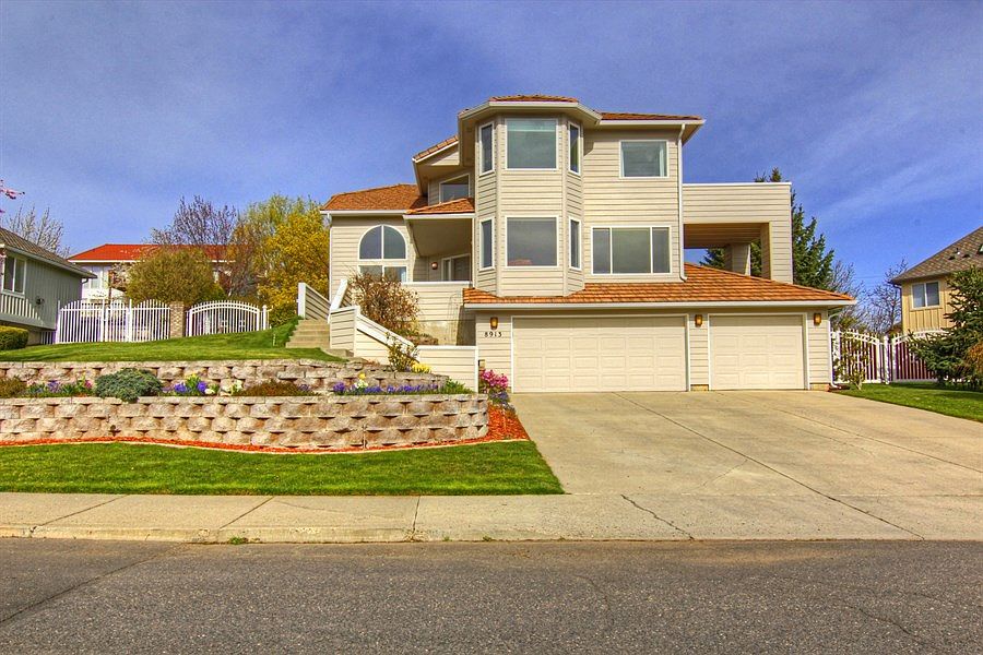 1st image of 8913 N Kensington Dr