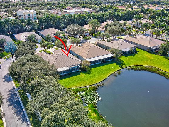 3rd image of 9822 Crescent View Dr S