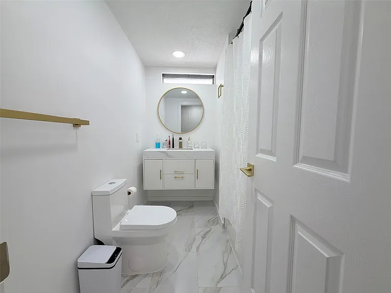 5221 SW 25th Ave — Photo 10