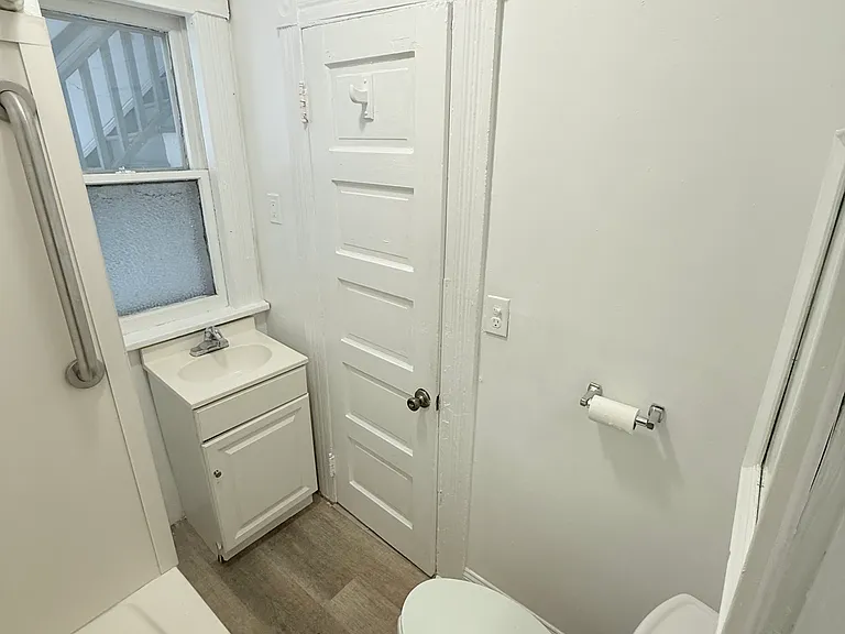 174 Brentwood Ave #1 — Photo 16