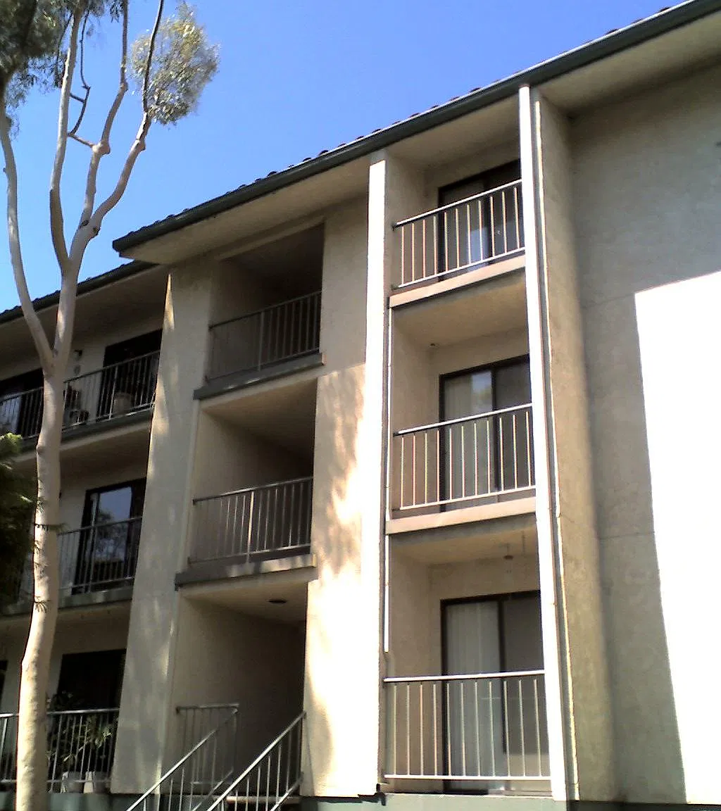 2 bed, 940 sqft, $3,250 — Photo 2
