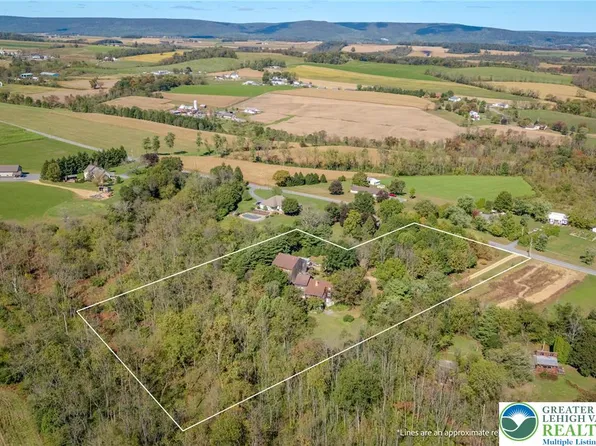 32 Farview Rd, Hamburg, PA 19526