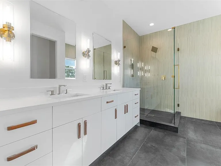 102 W Adalee St #4 — Photo 19