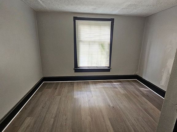 3rd image of 110-110.5 Wood St