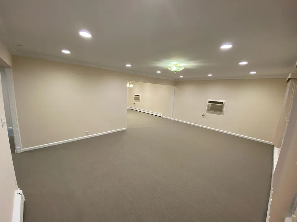 60 Stoner Ave #2