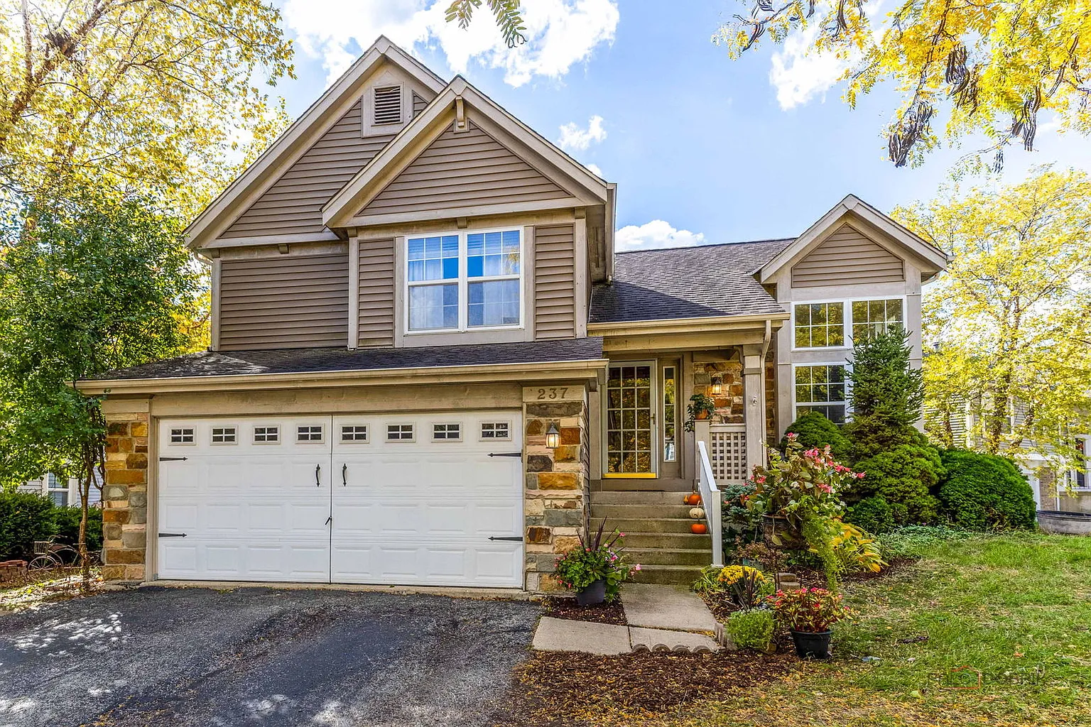 237 Penny Ln photo 1