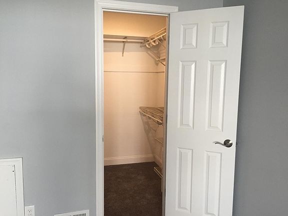 Master bedfroom closet