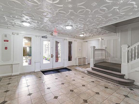 3rd image of 1111 Pine St APT 110