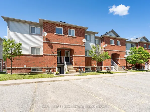 241 Ferndale Dr S #37, Barrie, ON L4N 0T6
