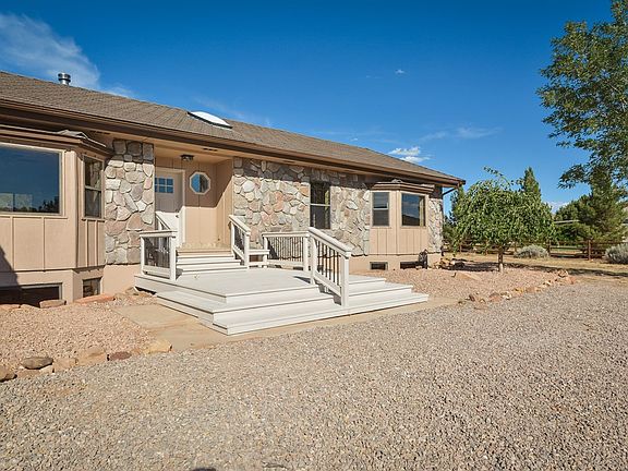 4th image of 1476 Sand Cove Trl W
