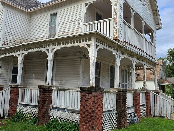 4th image of 413-415 W South St