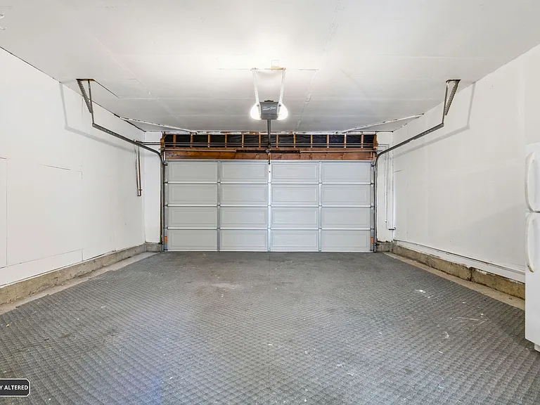 800 Locust Dr — Photo 47