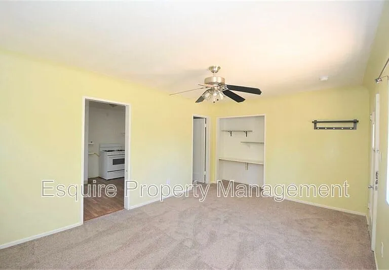 264 Franklin Ln — Photo 3