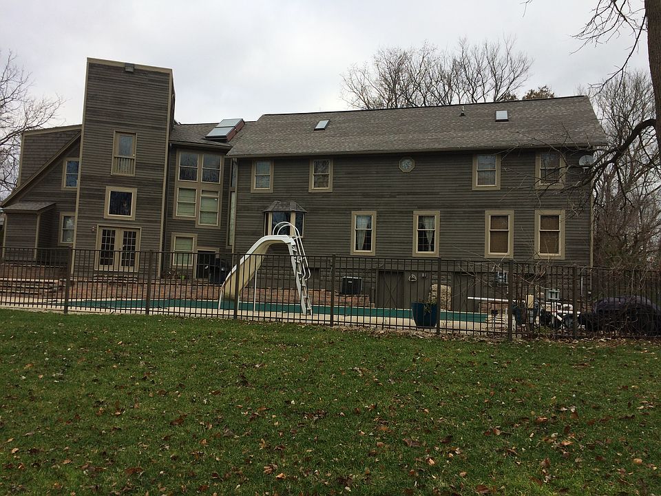 2nd image of 1490 Dell Rose Dr