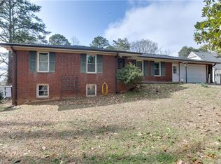 108 Wills Dr, Alpharetta, GA 30009