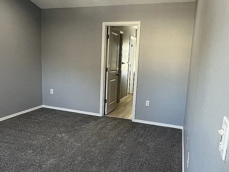 13614 Gaffney Ln — Photo 20