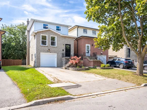 584 Hayward Cres, Milton, ON L9T 4W7