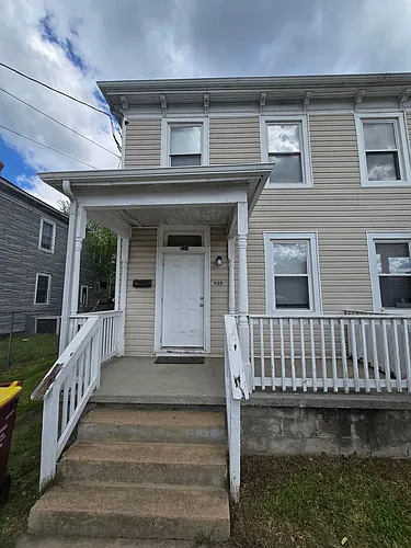 939 Hinton St Photo 1