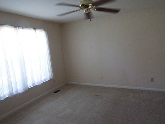 3rd image of 5806 Dogwood Tree Ln