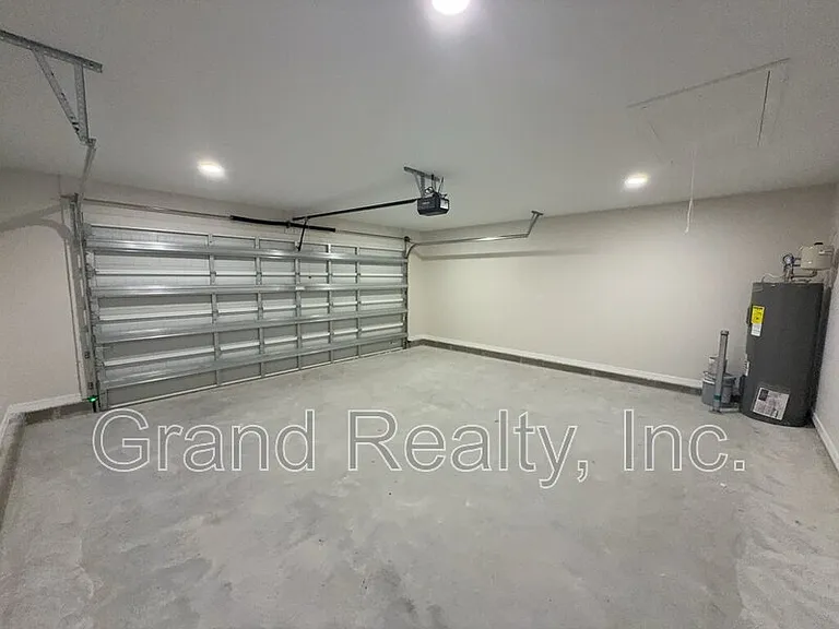 4208 Eleanor St — Photo 22
