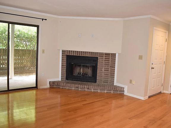 5th image of 413 W 8th St APT B