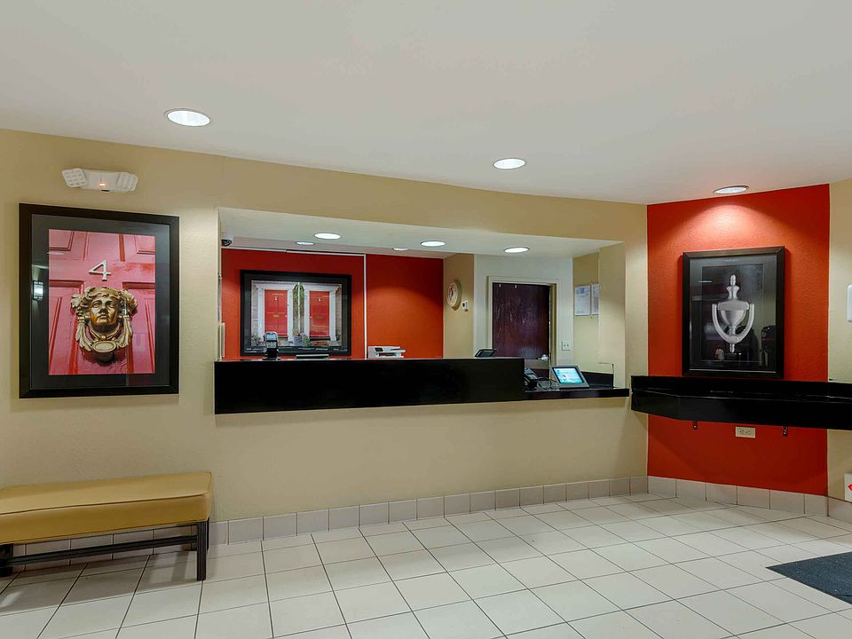 Lobby and Guest Check-in