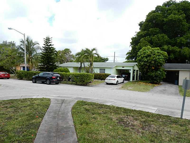 1st image of 221 Jefferson Dr
