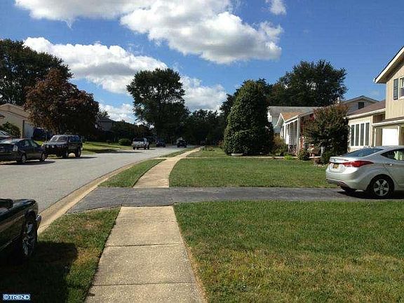 2nd image of 128 Rockrose Dr