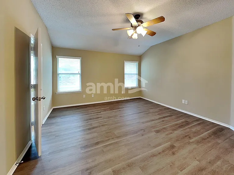 3999 Freedom Ln — Photo 11