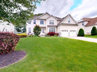 325 Christina Ln, Williamstown, NJ 08094