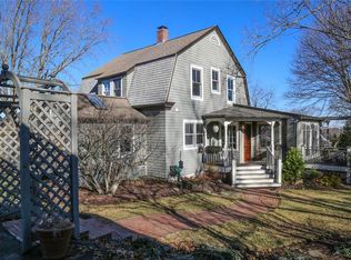 80 Hill Side St, Saunderstown, RI 02874