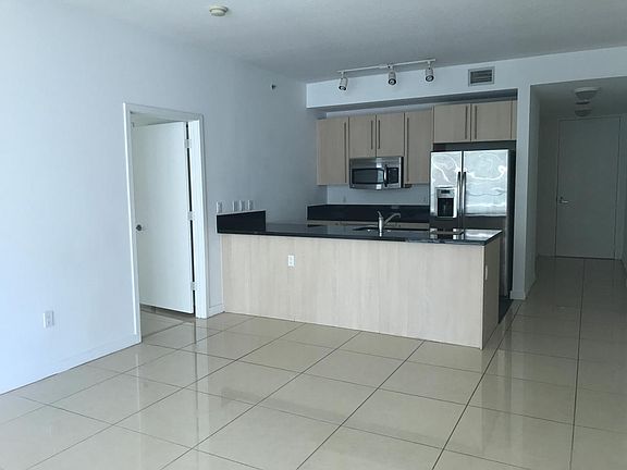 5th image of 1111 SW 1st Ave APT 1816