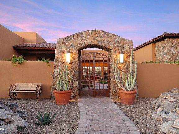 2nd image of 1026 W Tortolita Mountain Cir