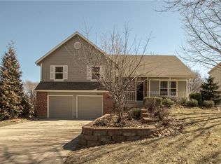 9219 Swarner Dr, Lenexa, KS 66219