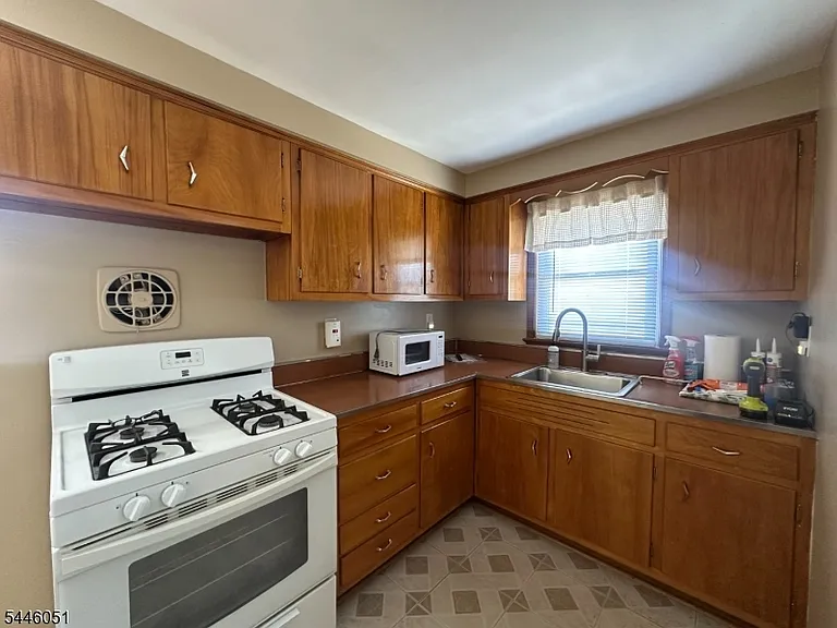 30 Garden Ave — Photo 10
