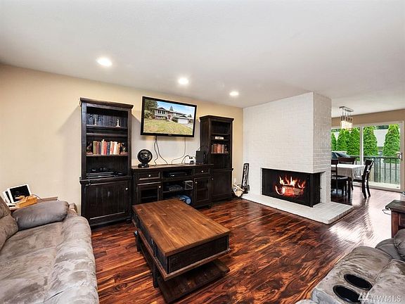 5th image of 216 NE Buckeye Ln