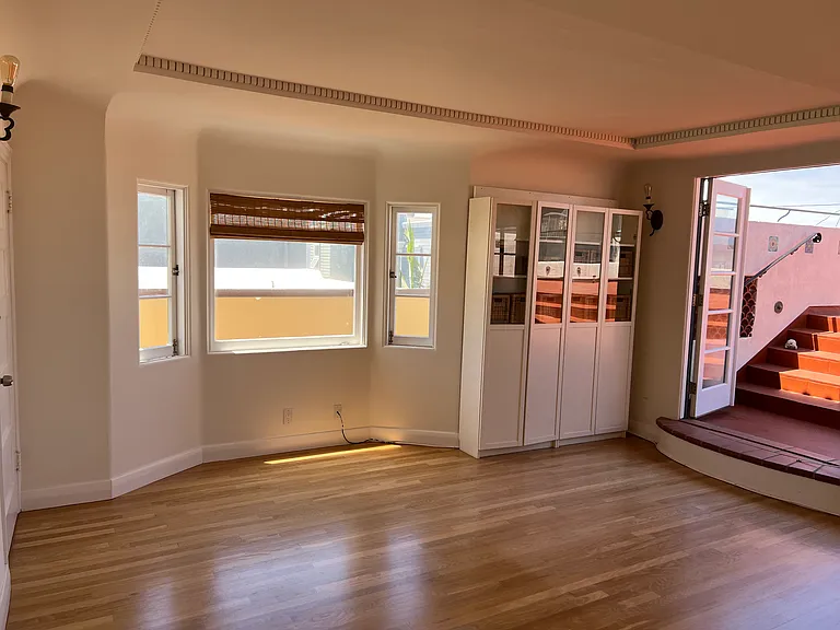 435 Manhattan Ave #A — Photo 6