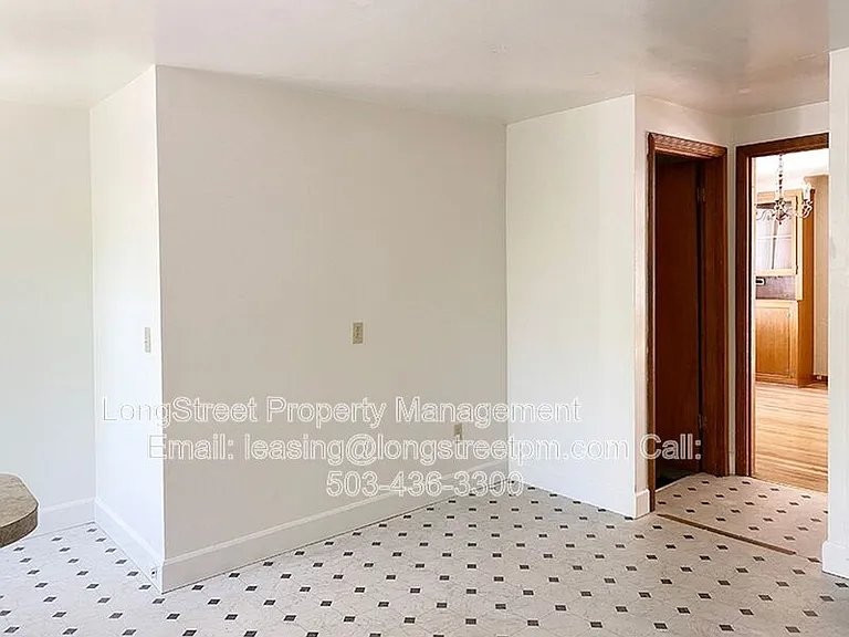 3255 NW Fillmore Ave — Photo 8