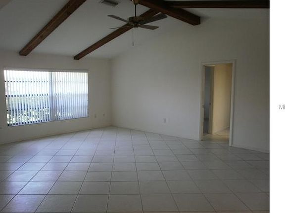 4th image of 1100 Sklar Dr E