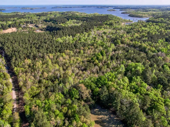 420 Arch Dr, Cross, SC 29436