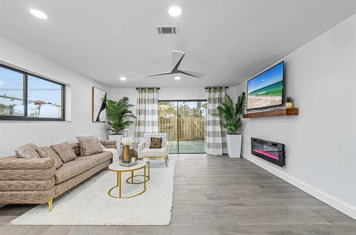 2 bed, 1.5 bath, 1234 sqft, $2,500 — Photo 4