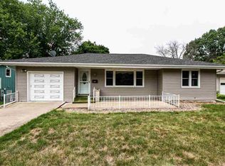 1953 Chaney Rd, Dubuque, IA 52001