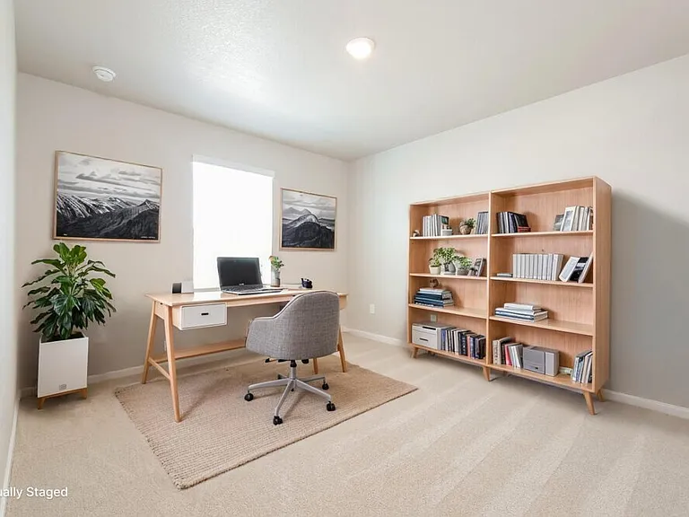 2130 Christina St — Photo 16
