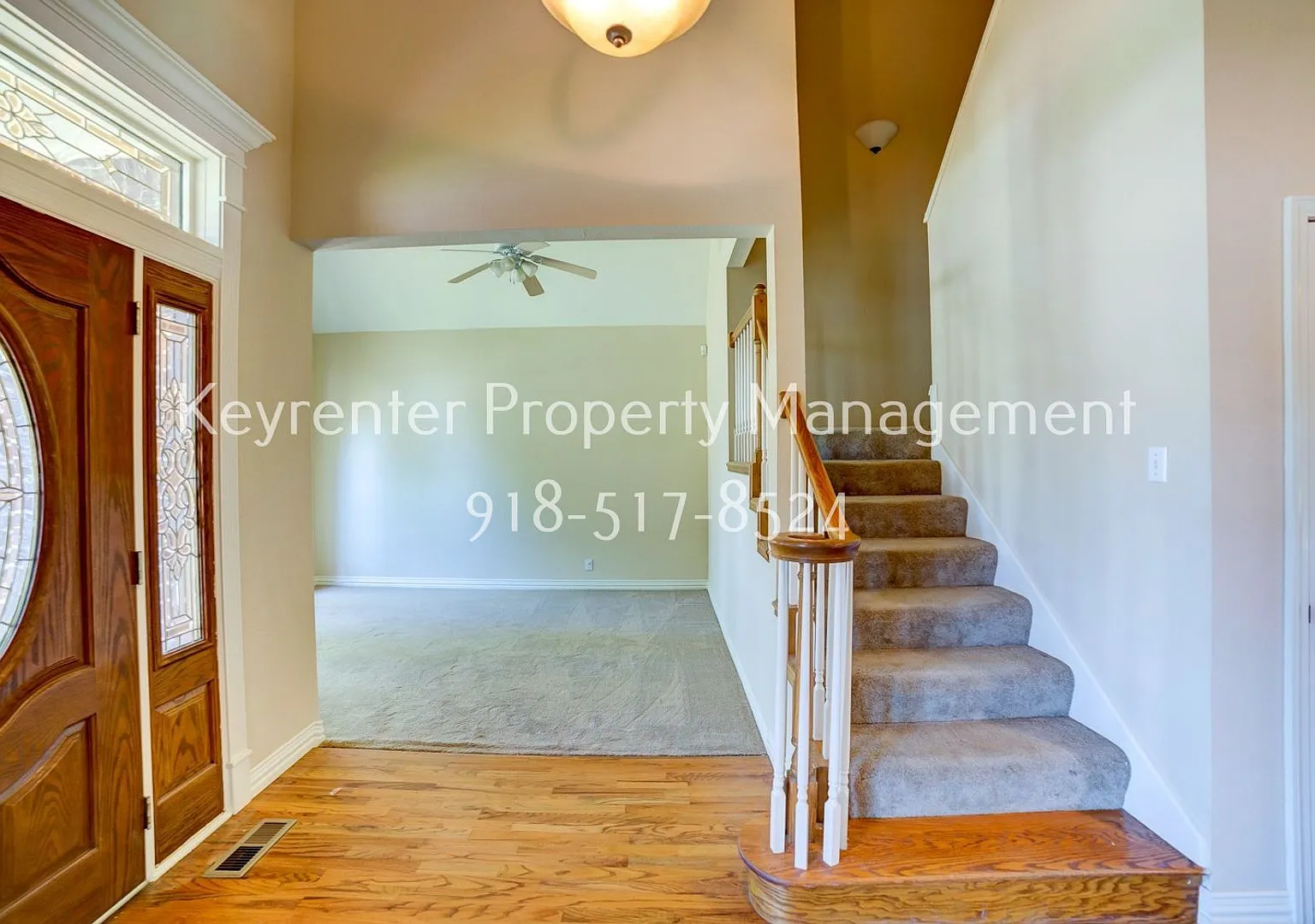 Beautiful home across from Jenks Middle School — Photo 3
