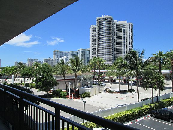 3rd image of 3031 N Ocean Blvd APT 305