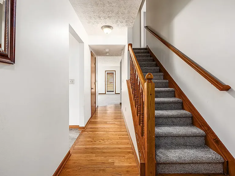 369 Abbotsbury Ct — Photo 5
